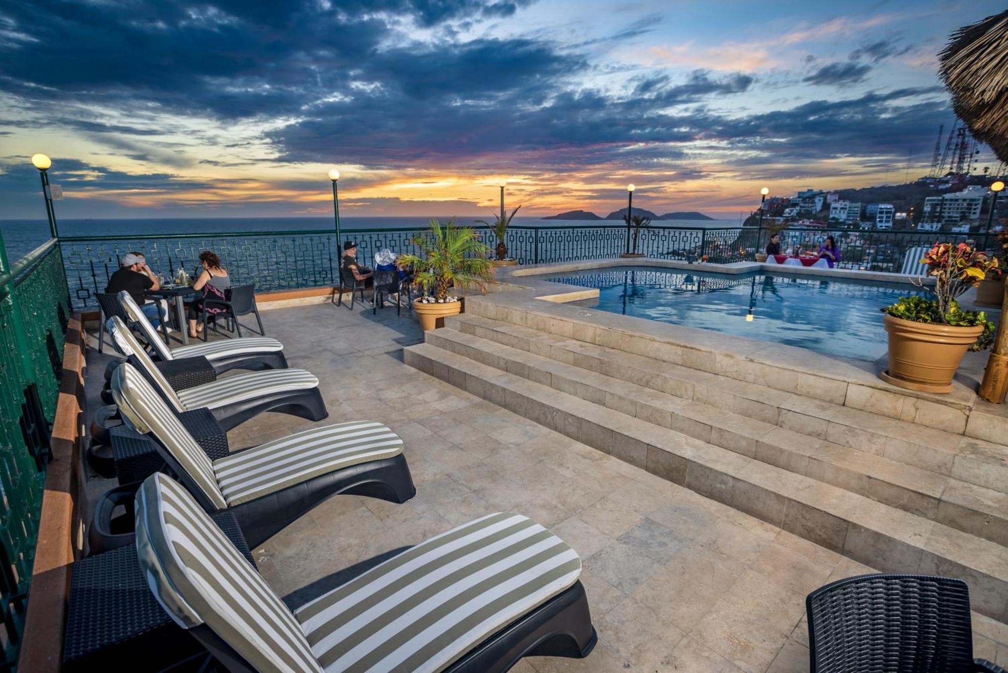 Western Freeman Hotel 3*