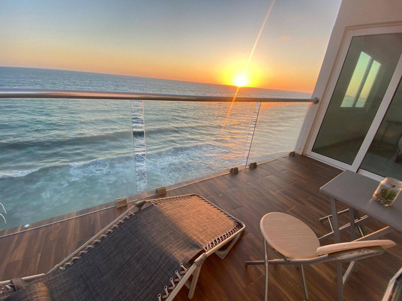 Lovely 2 Bedroom Oceanfront In Mazatlán