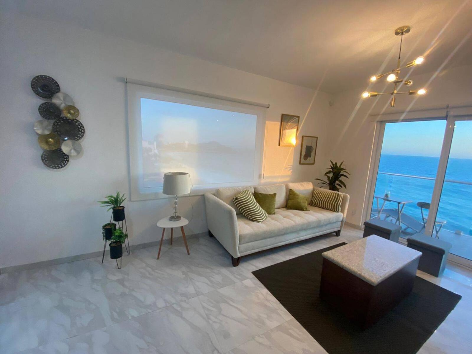 Lovely 2 Bedroom Oceanfront In Mazatlán