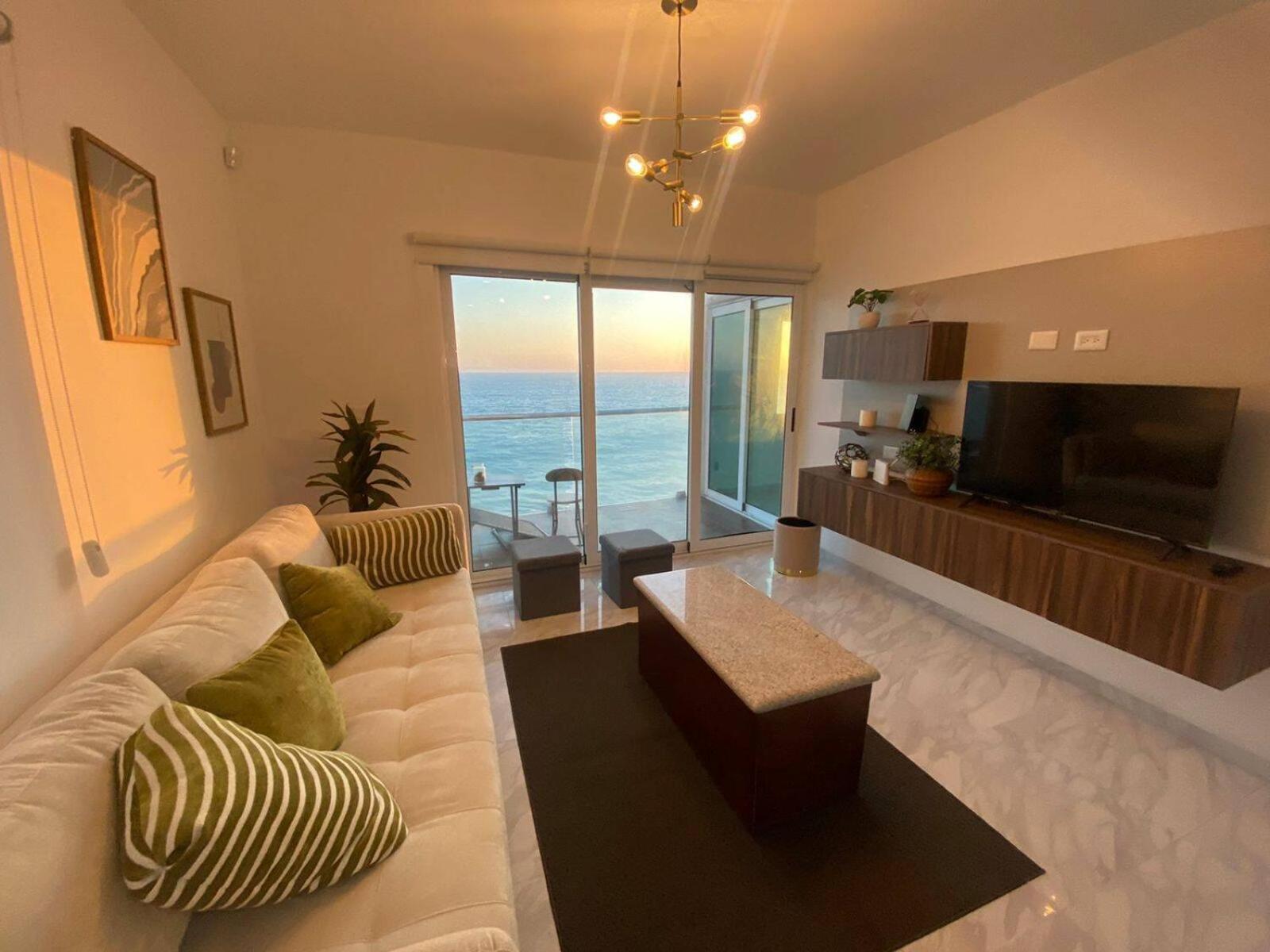 Apartamento Lovely 2 Bedroom Oceanfront In