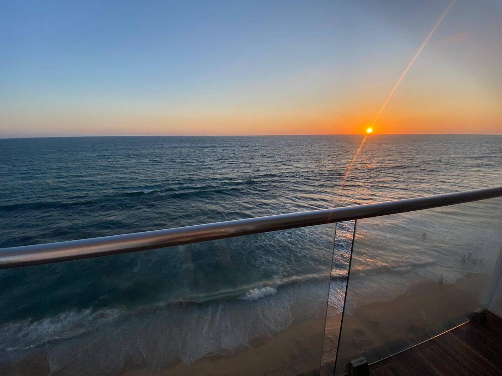 Lovely 2 Bedroom Oceanfront In Apartamento *