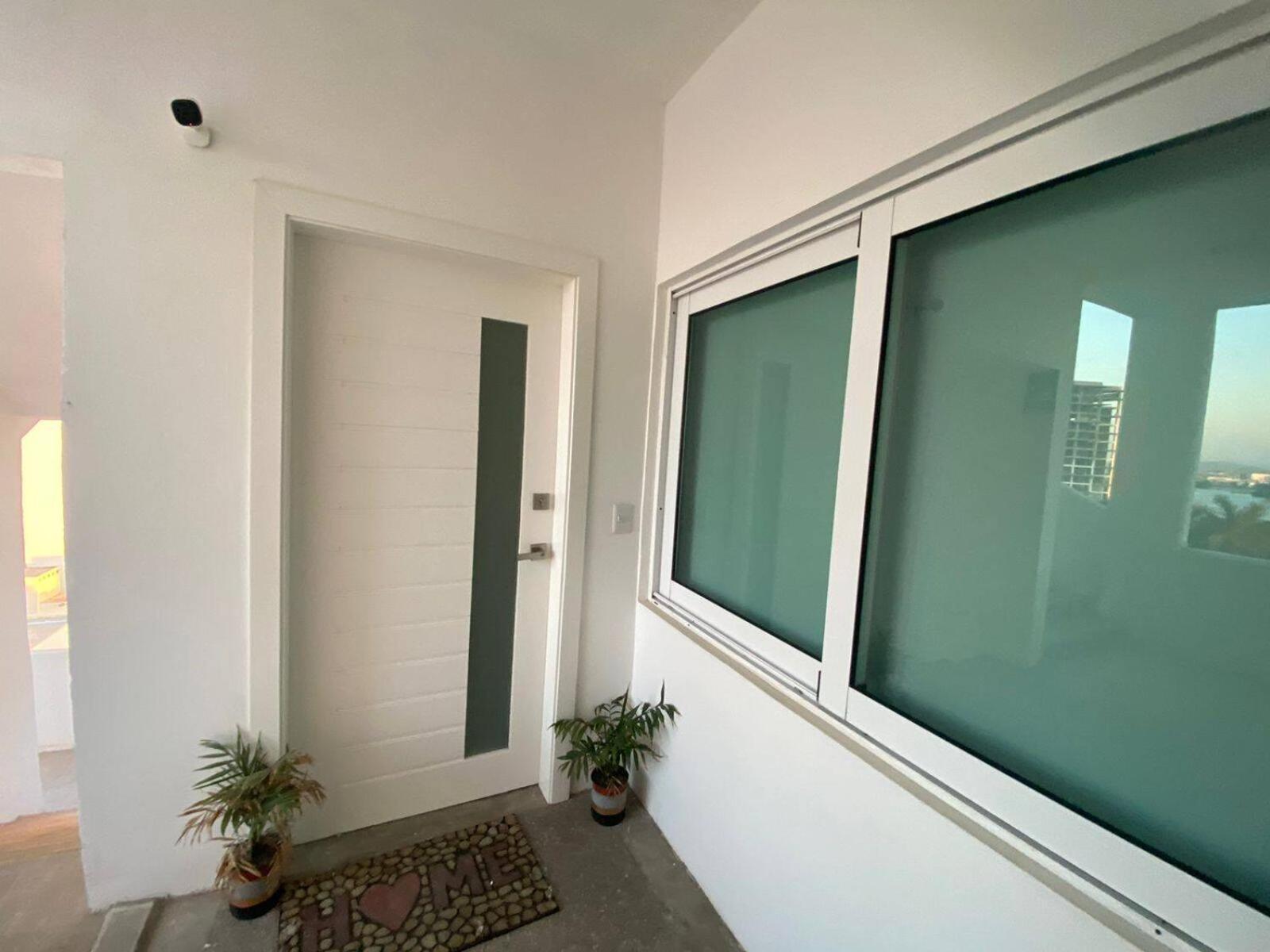 Apartamento Lovely 2 Bedroom Oceanfront In *