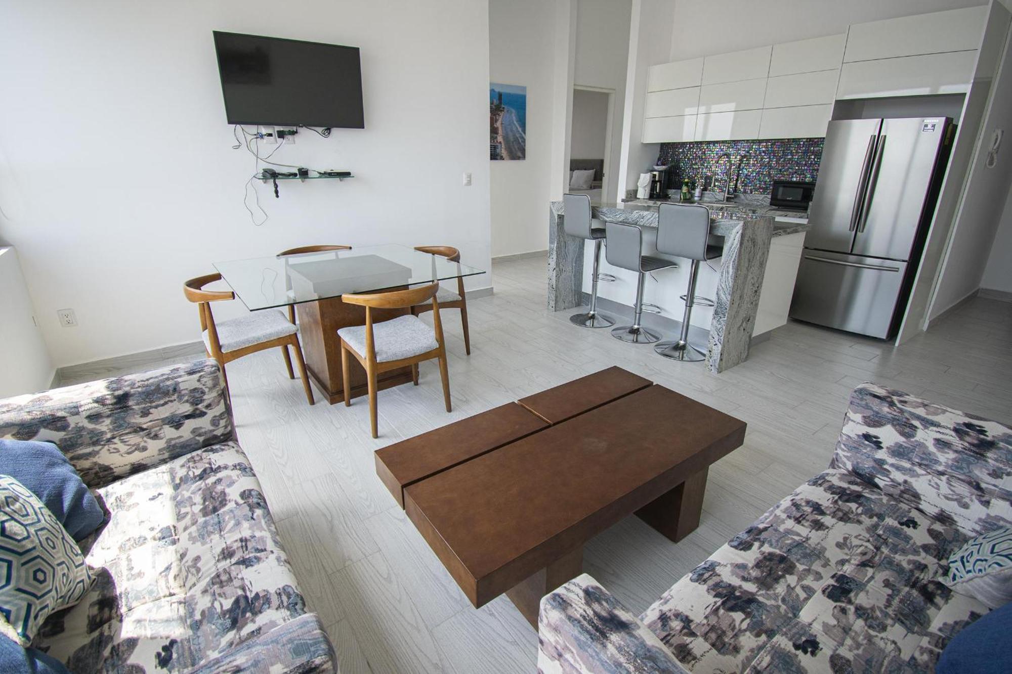 Location On The Malecon For Carnaval! Torre Eme Apartamento *