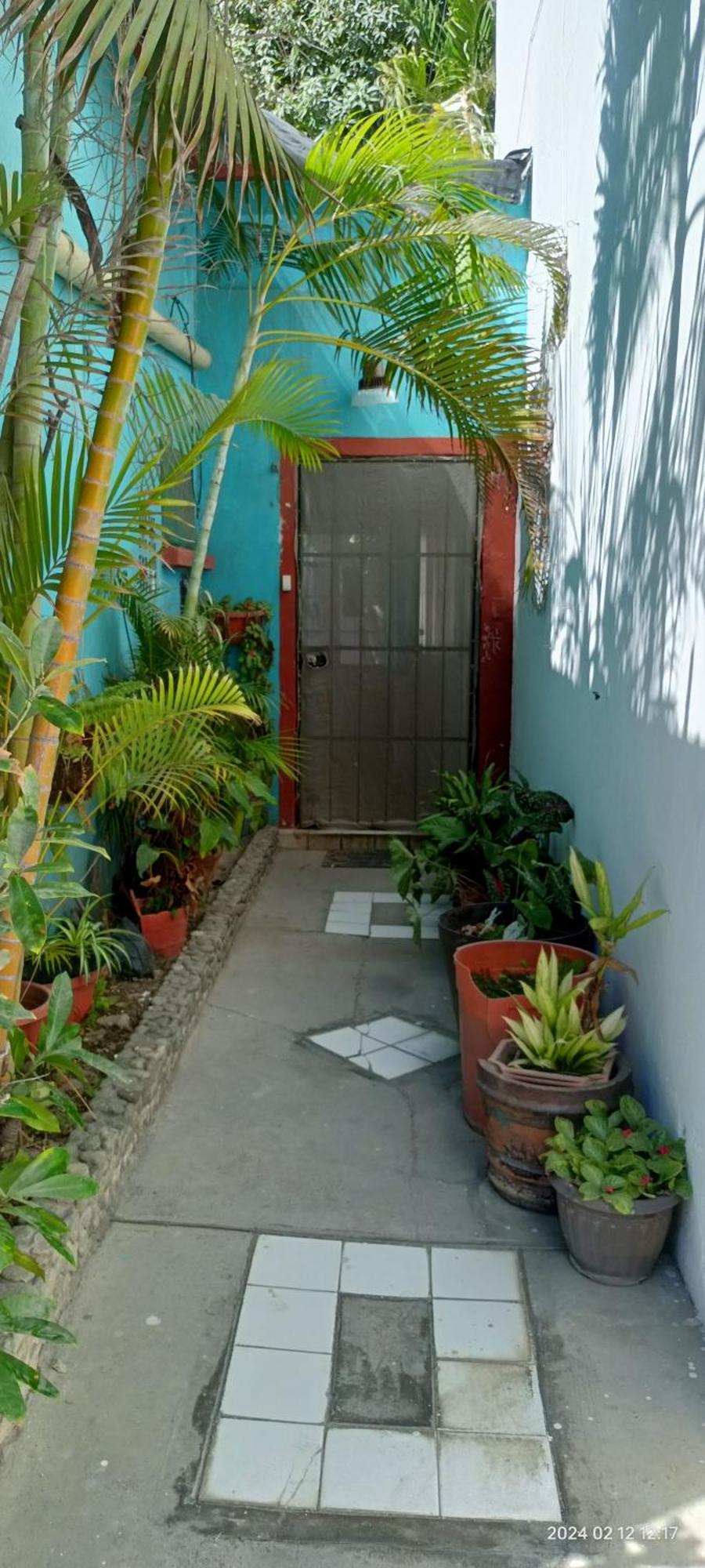 Recamara A Media Cuadra De La Playa Habitación en casa particular