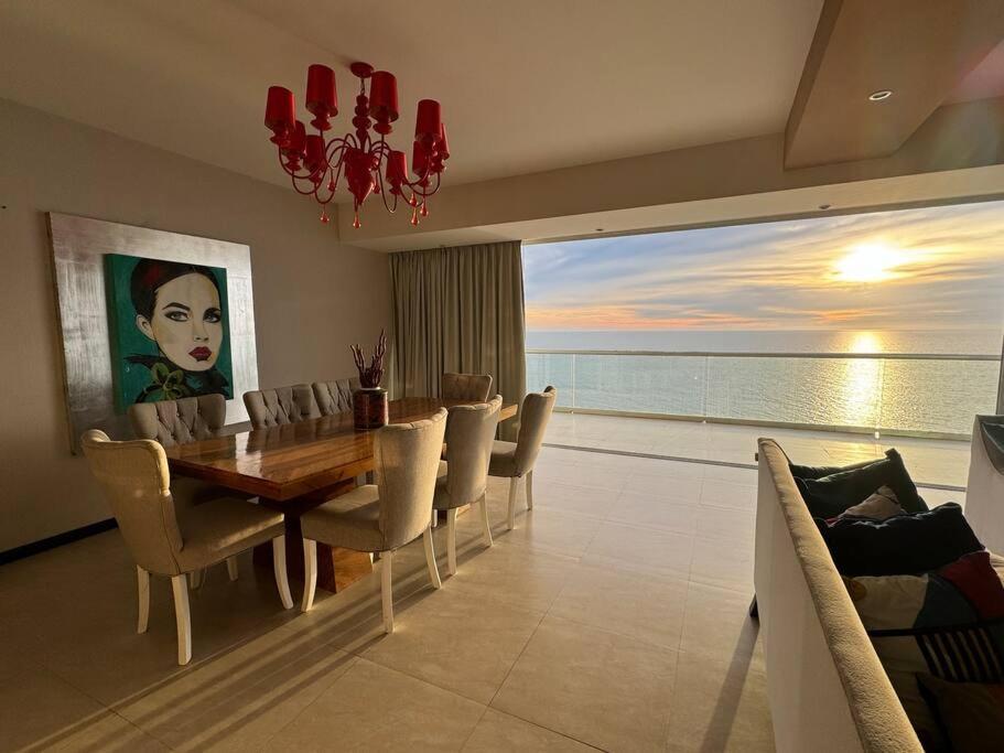 Departamento De Lujo Vista Al Mar Piso 15 * Mazatlán