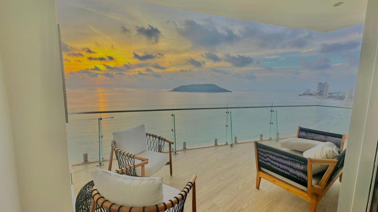 Gold In Camino Al Mar With Amazing View Of The Ocean, And Swimming Pool, 3 *