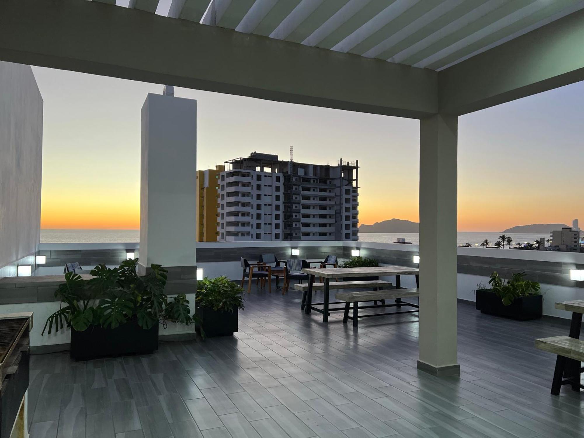 Excelente Depto Con Alberca, A 2 Cuadras De La Playa Mazatlán