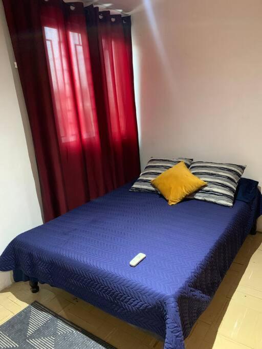 Casa Ideal Con Cochera, Seguridad Y Centrica *