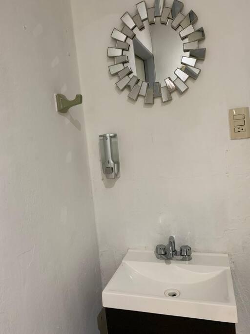 Casa Ideal Con Cochera, Seguridad Y Centrica Сasa de vacaciones *
