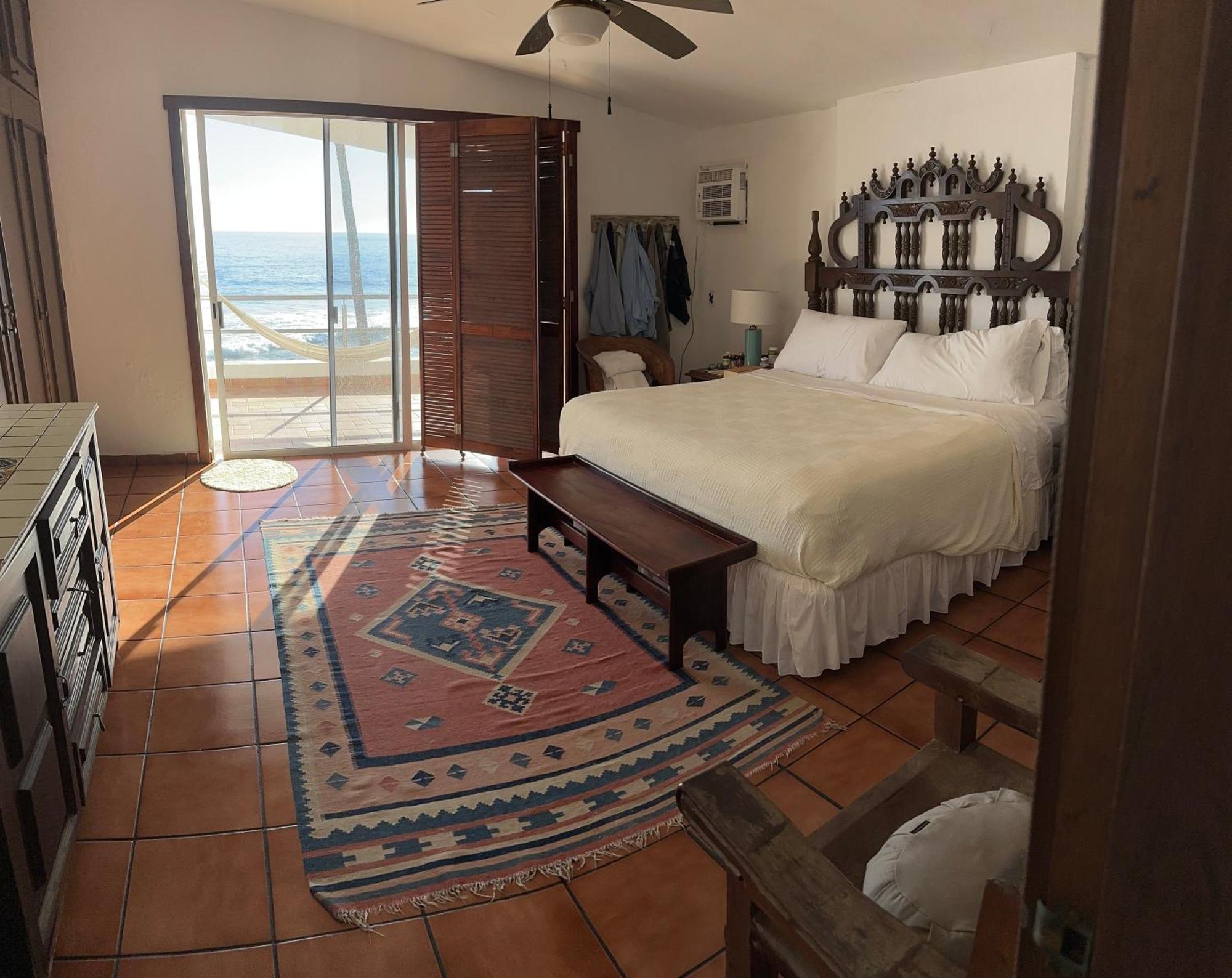 Cerritos Oceanfront Villa