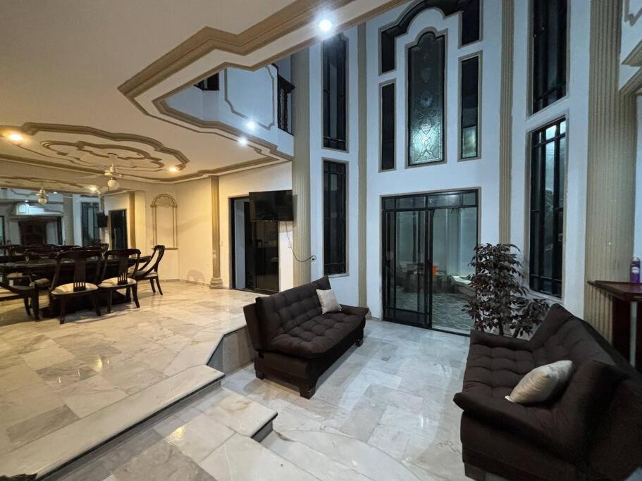 Casa Lomas 141 *
