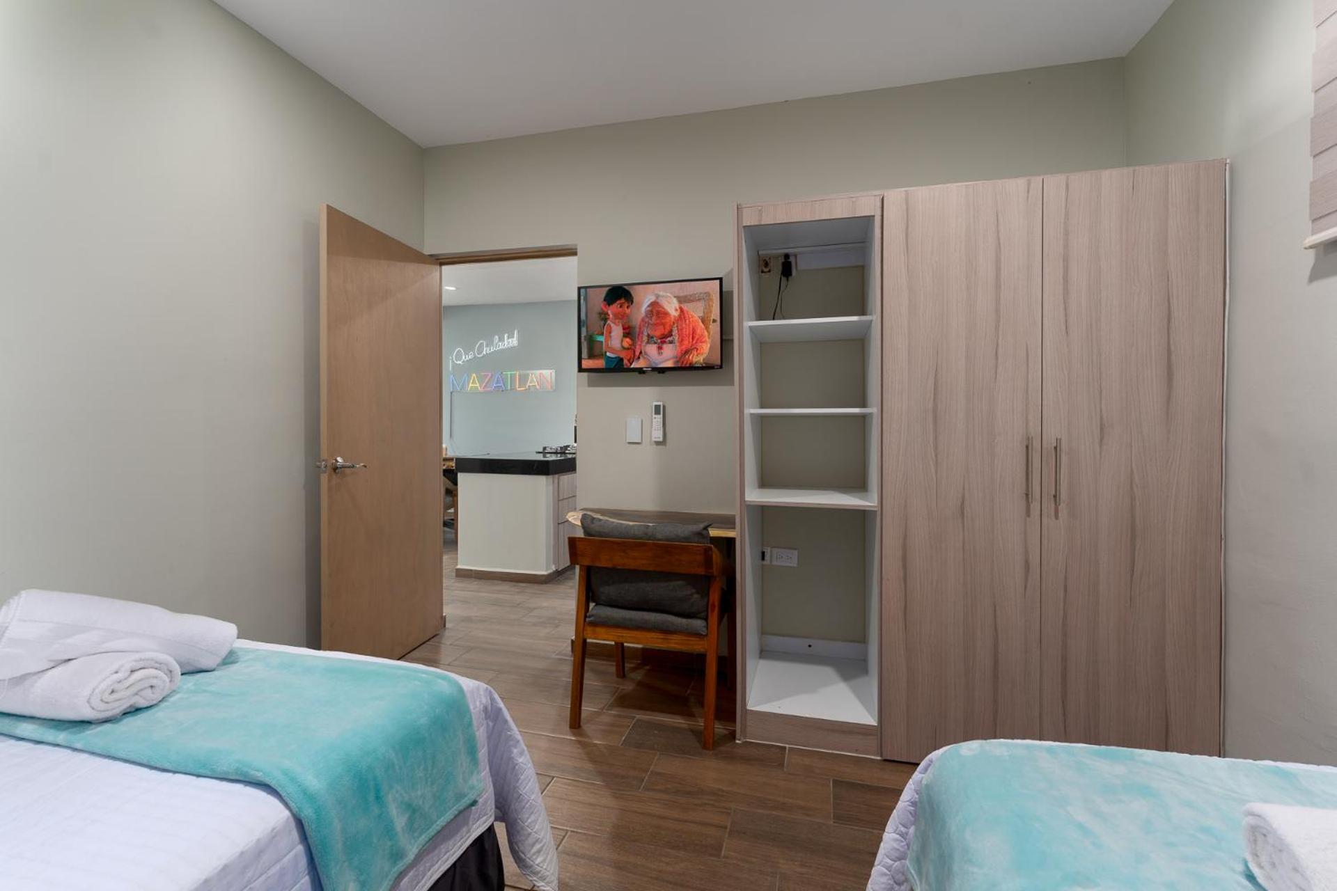 New & Comfy, 5 Star Area, Walk 2 Beach, Pool, Views, King Bed Mazatlán