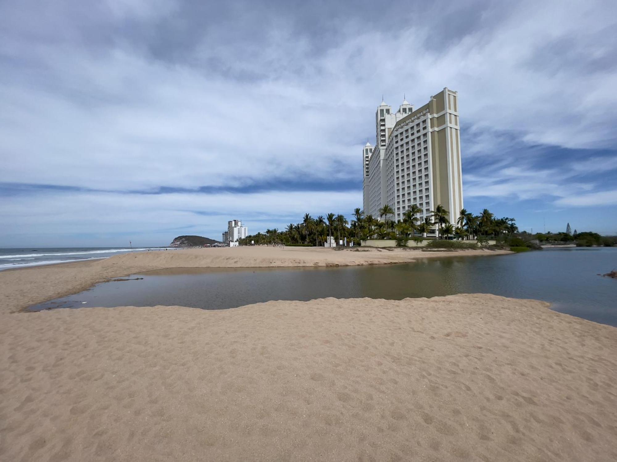 Holiday home New°family°pool°spacious°backyard°king°bbq°gated Mazatlan