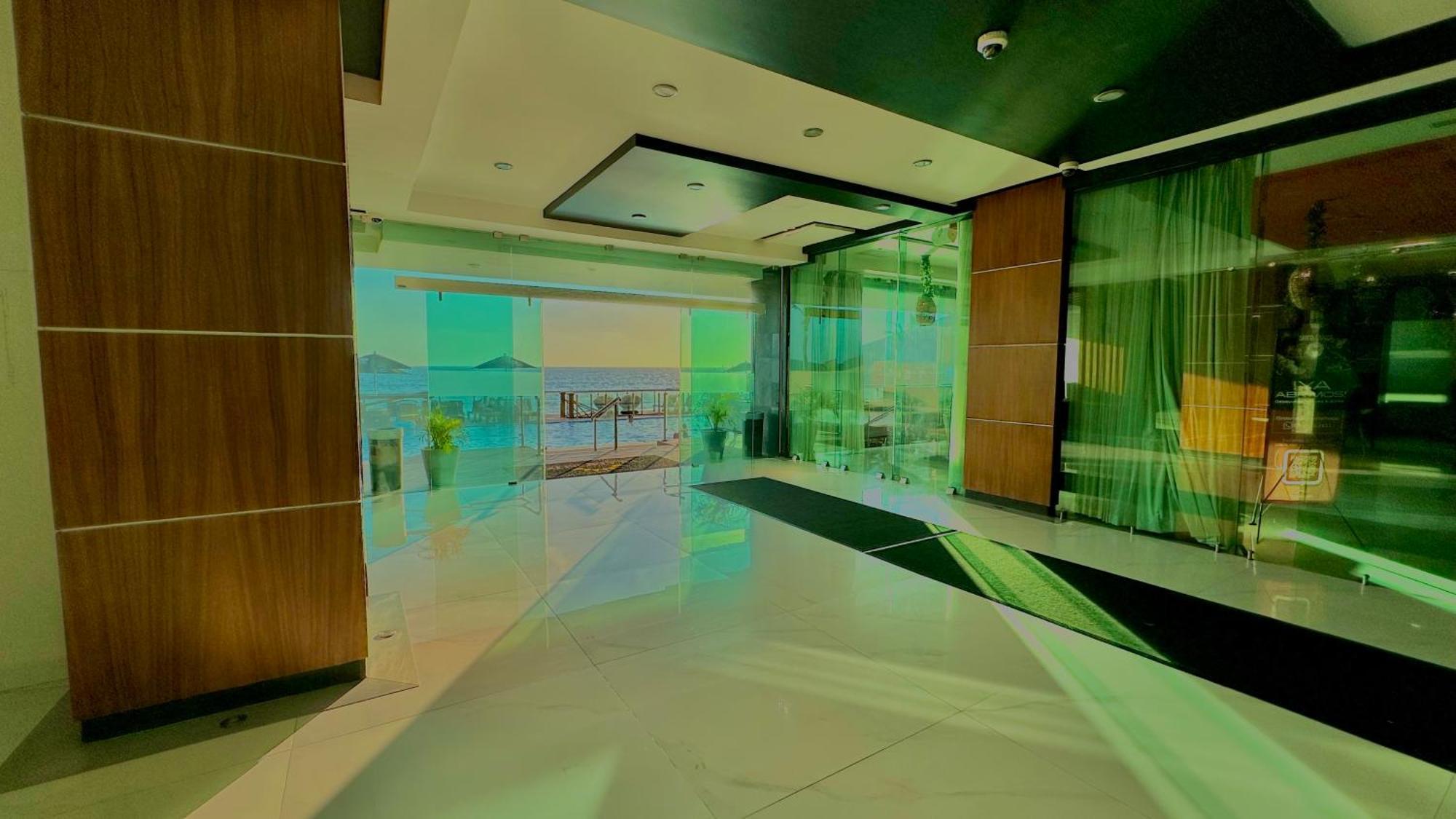 Espectacular Loft A Pie De Playa En Zona Dorada *