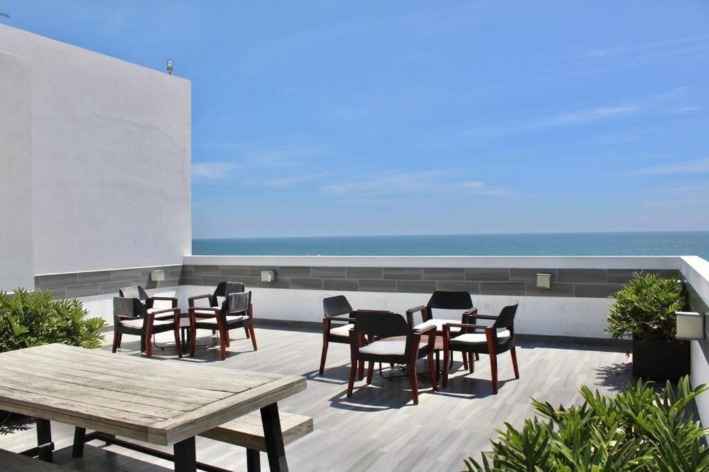 Hermoso En Marina, Asombrosas Vistas By G P S Rentas Apartamento