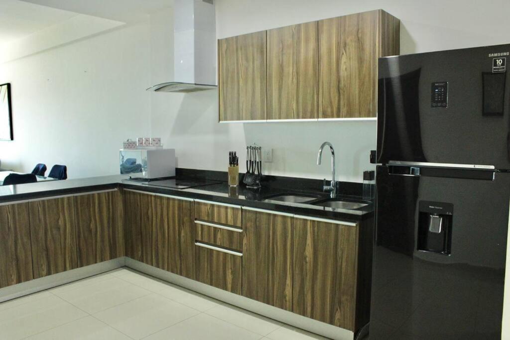 Hermoso En Marina, Asombrosas Vistas By G P S Rentas Apartamento *