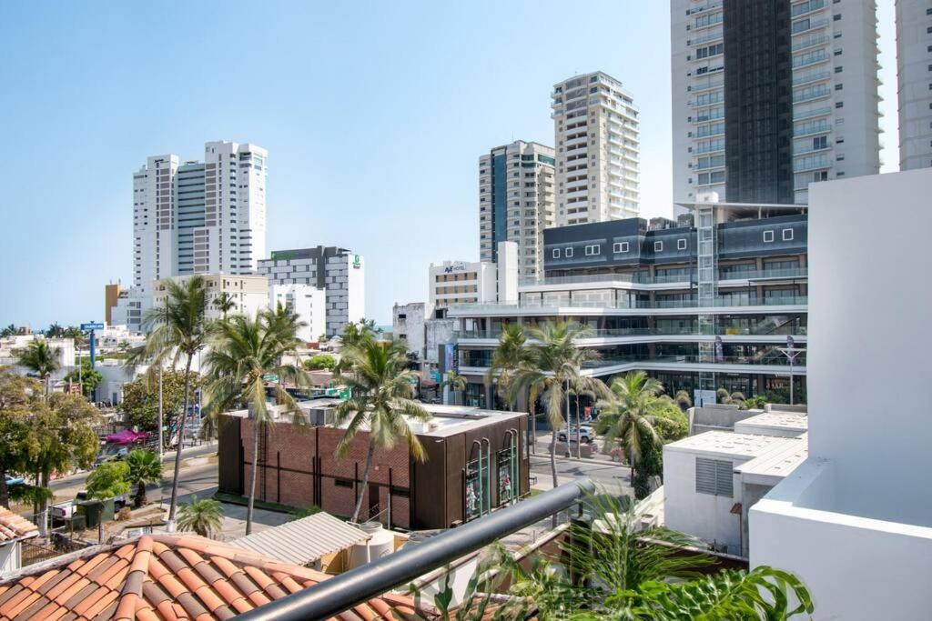 En El Corazon Del Turismo Muy Cerca De La Playa * Mazatlán