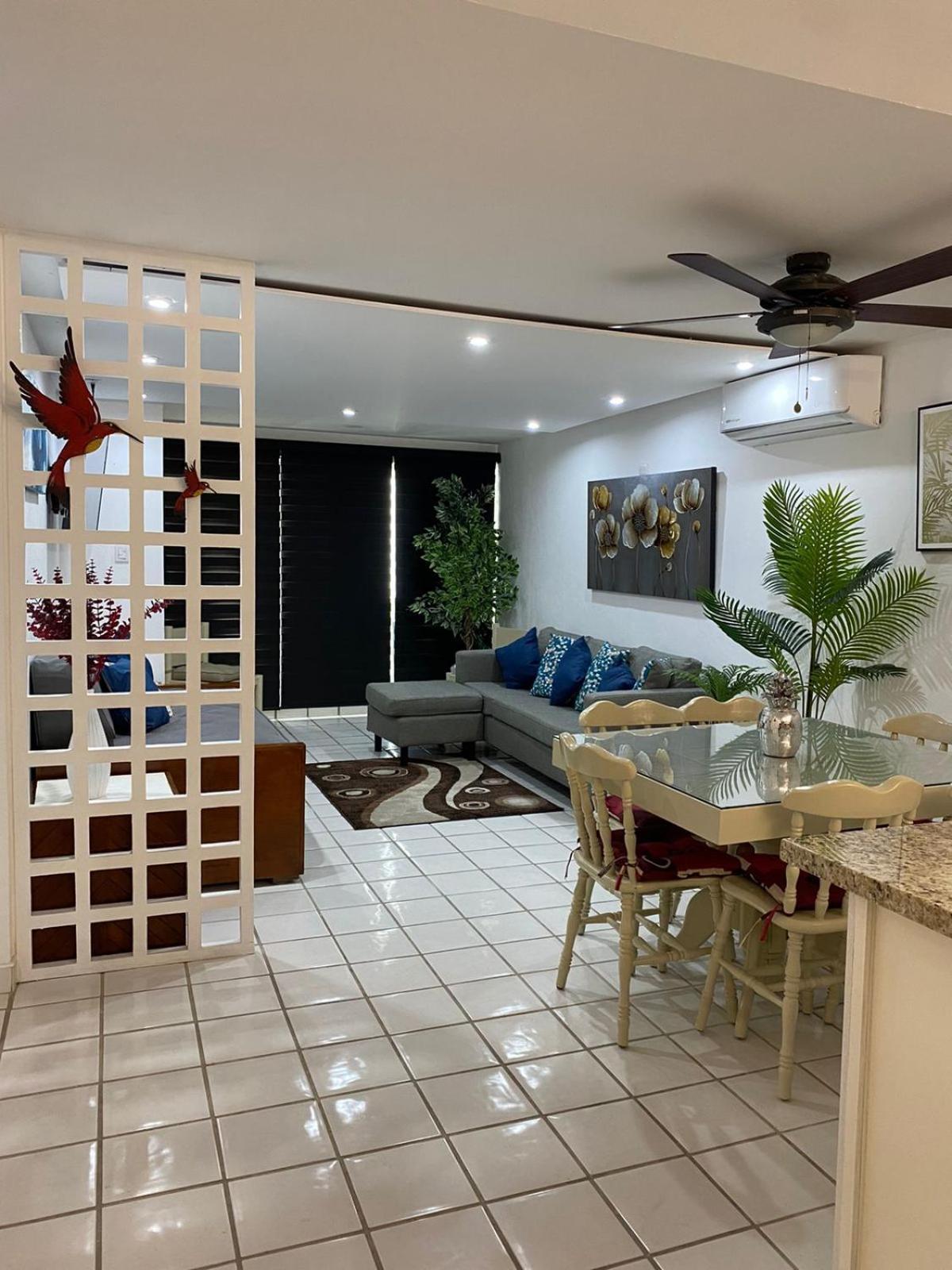 Marina Del Sol - Beautiful 2 Bdrm Sleeps 8 -ocean Front Apartamento