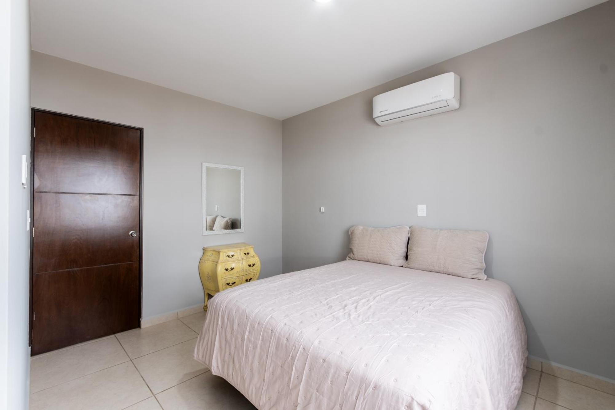 Apartamento Comoda Casa En Cerritos Con Alberca *