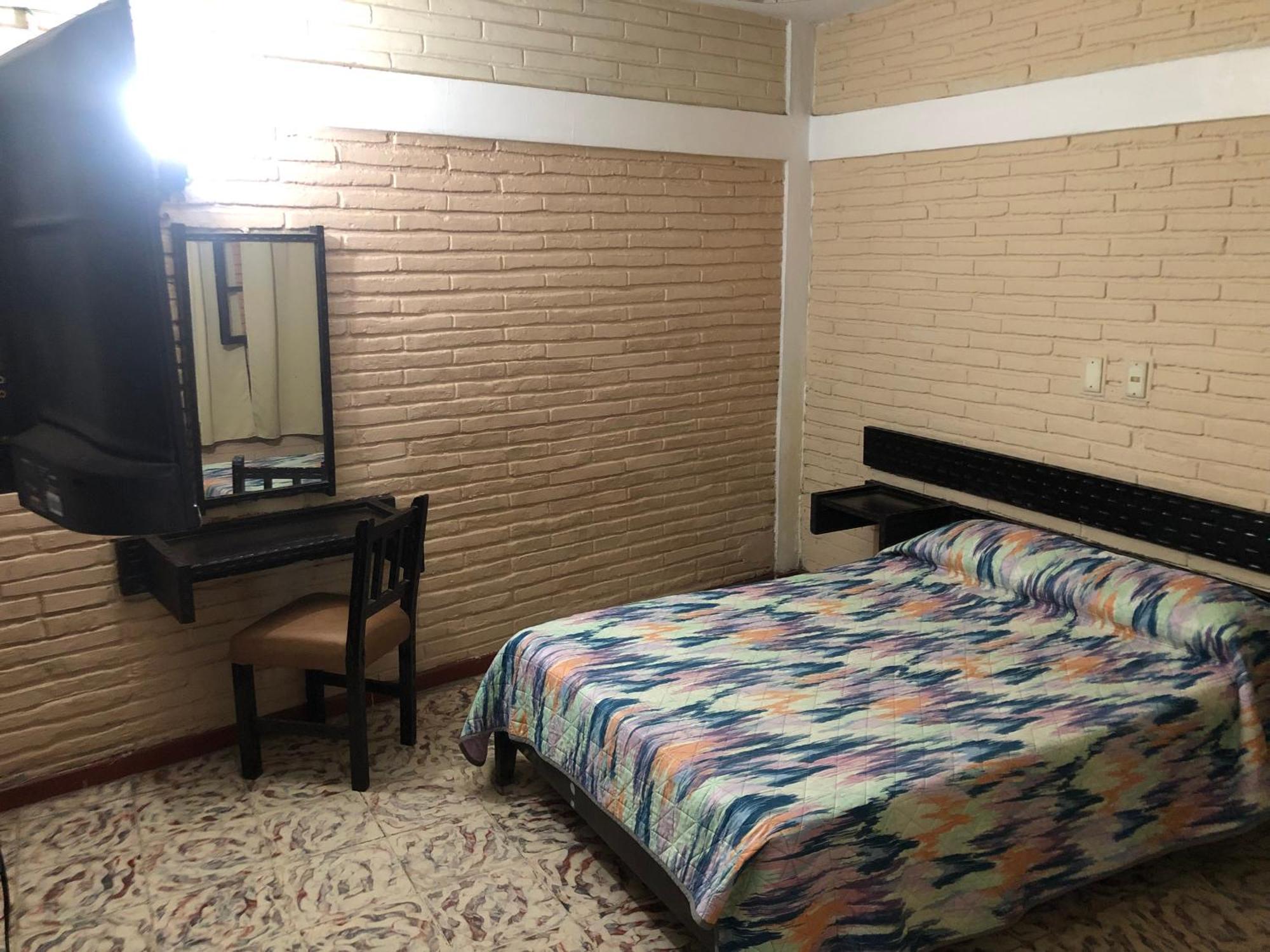 El Bucanero Hotel