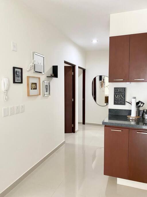 Great & Modern!, Pool, 5 Min Walk To The Beach! Apartamento