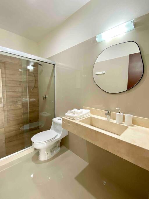 Great & Modern!, Pool, 5 Min Walk To The Beach! *