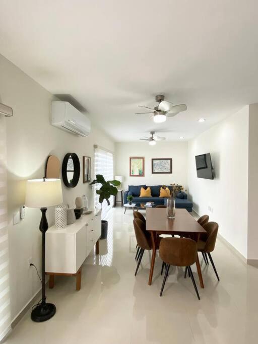 Great & Modern!, Pool, 5 Min Walk To The Beach! Mazatlán