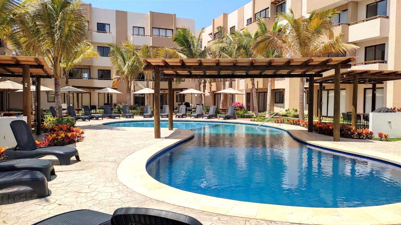 Ambar Espectacular Area De Alberca A 100 Mts Playa Mazatlán