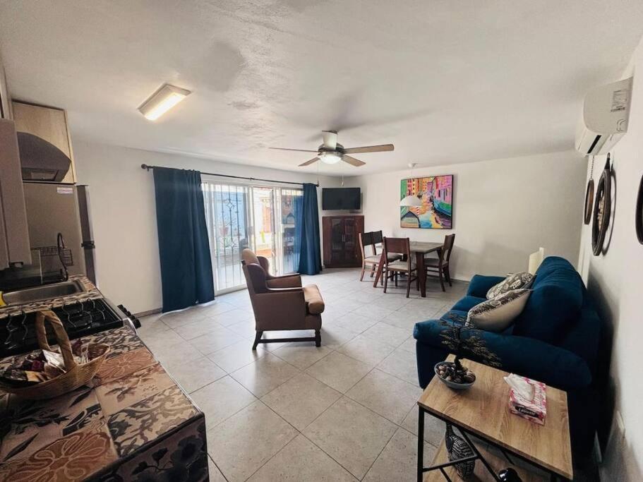 Departamento En Centro De Parejas 6 * Mazatlán