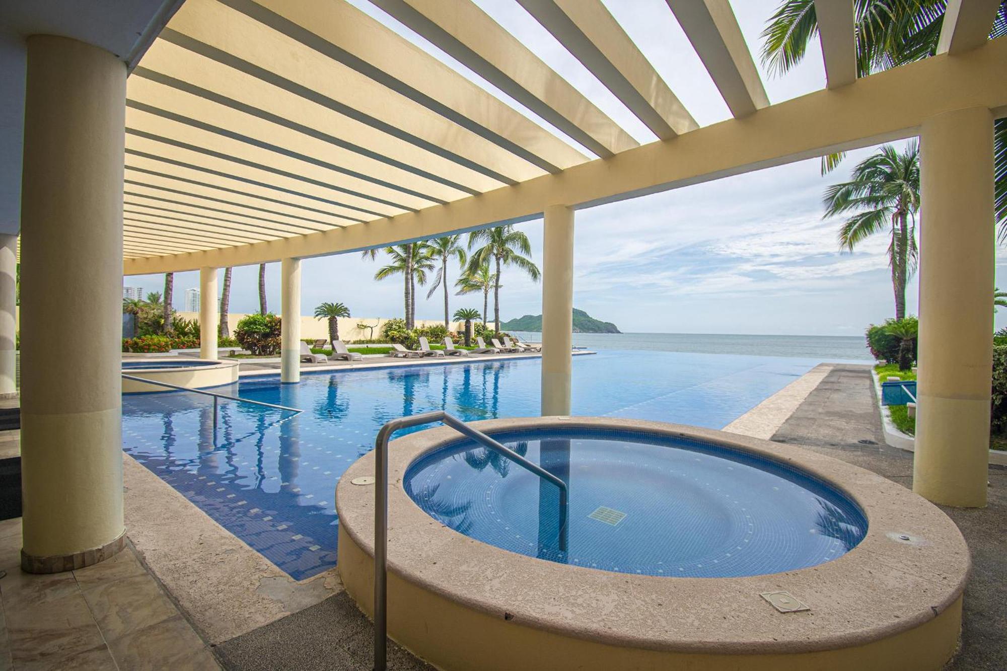 Heated Pool Stunning Gavias Golden