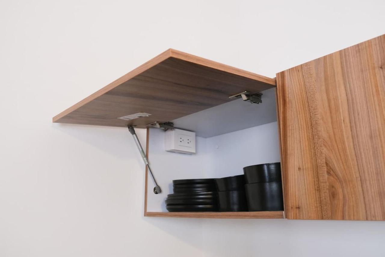 Relaxed Centrally Located 2br 1ba Ideal Workspace *