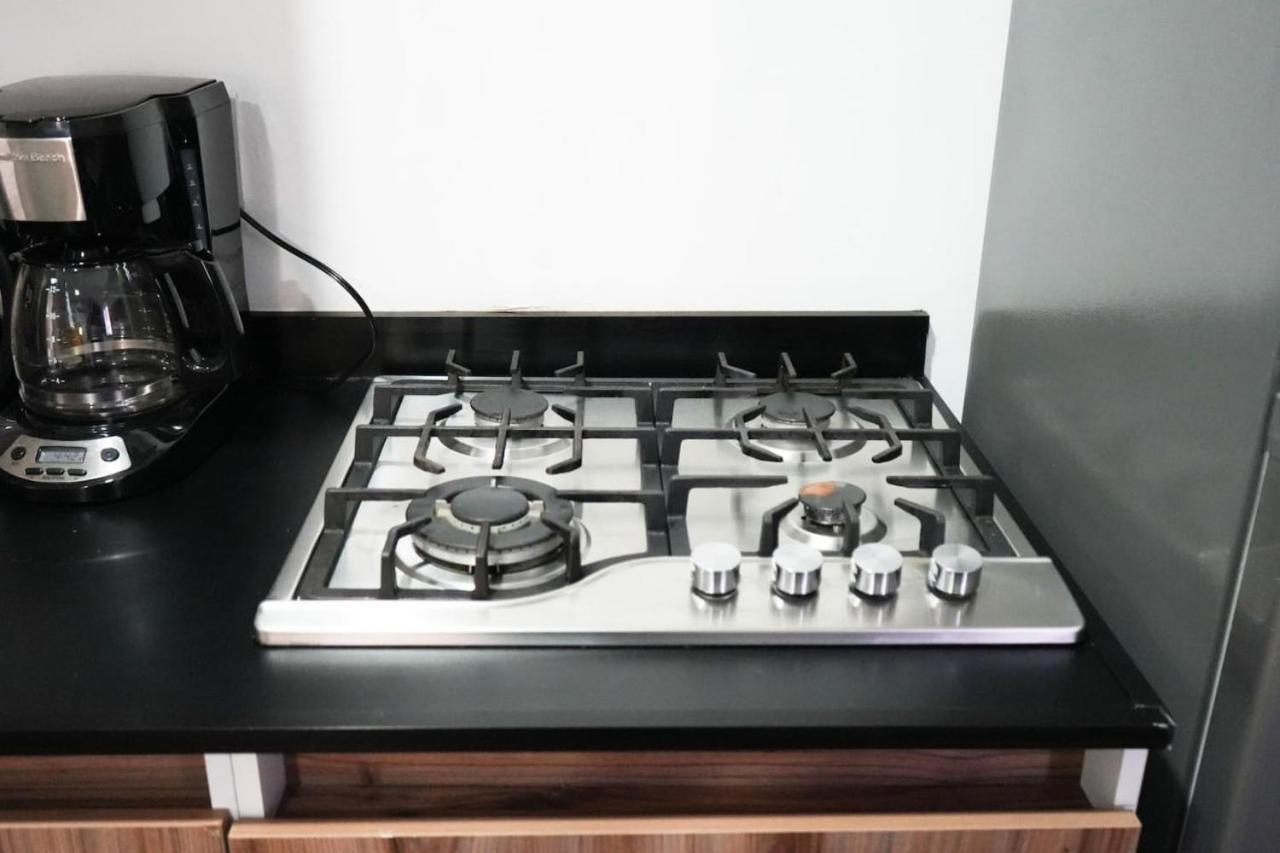 Business Trip And Couples 1br 1ba Office