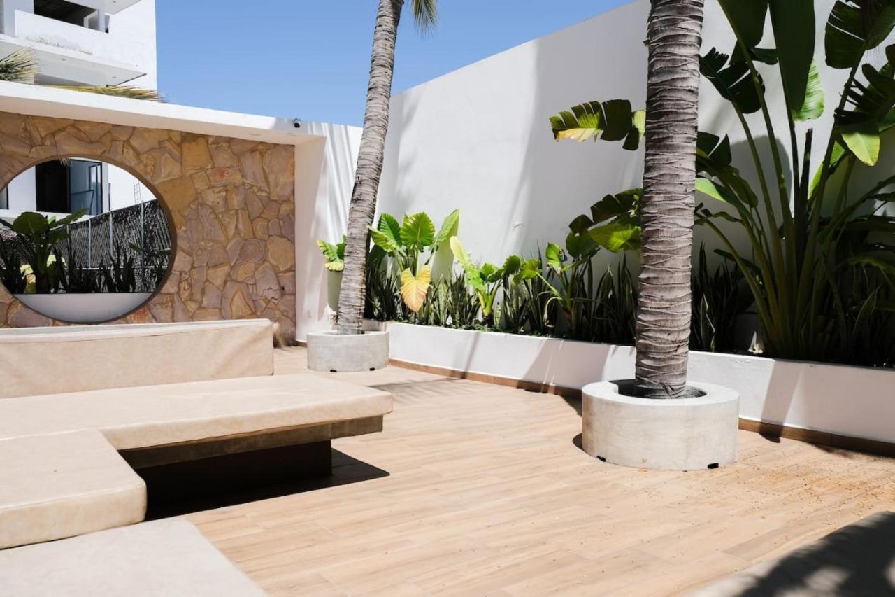Walkable Vacation Gem 2br1ba Office