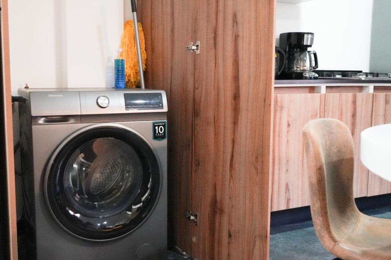 Business Trip And Couples 1br 1ba Office *