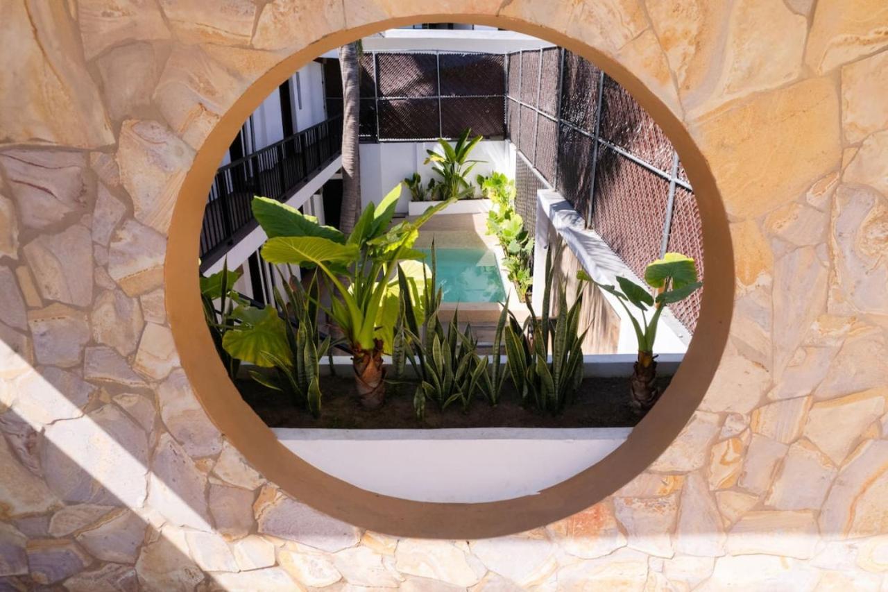 Walkable Vacation Gem 2br1ba Office