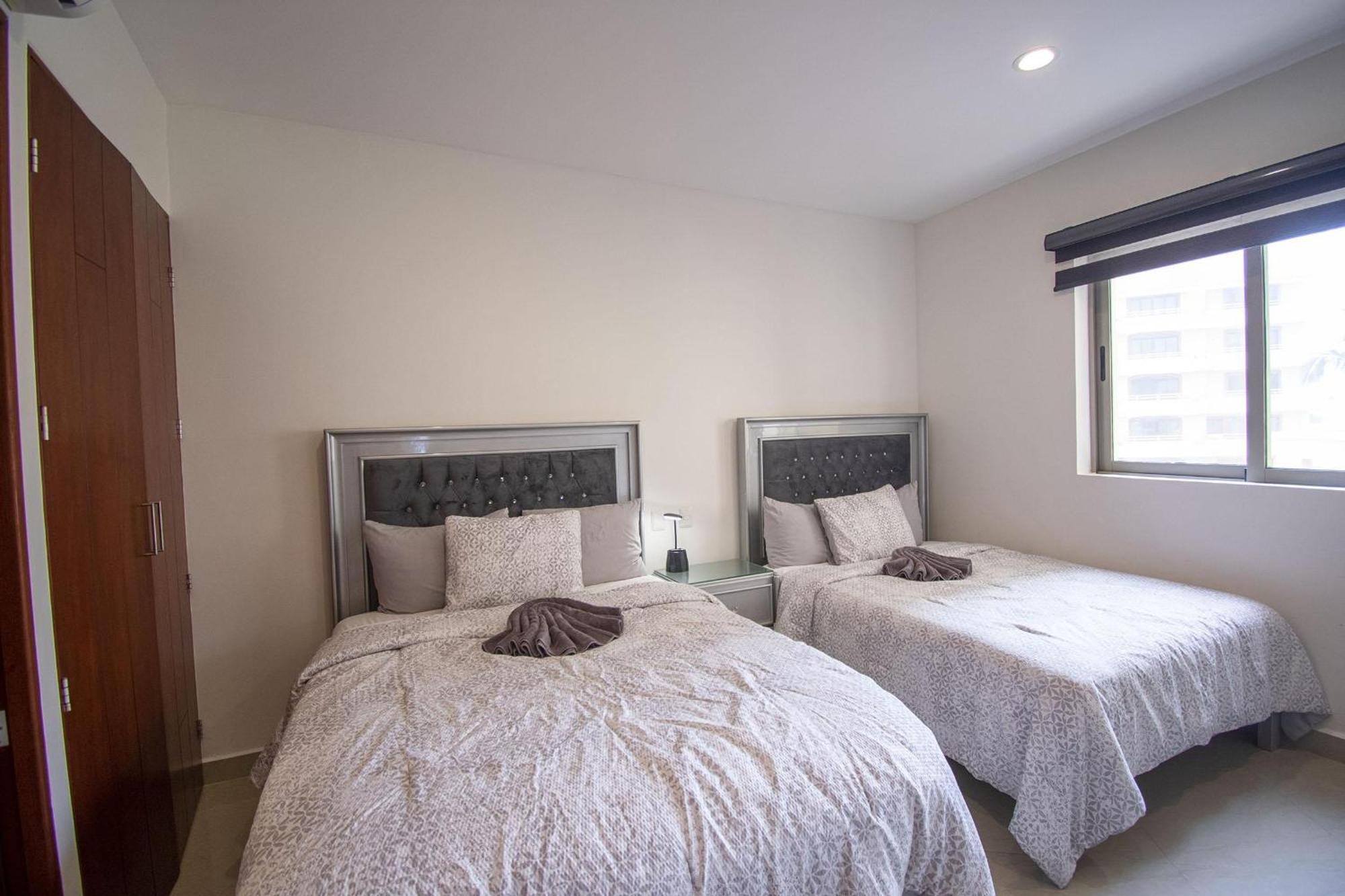 Gavias Grand-cerritos Get Away