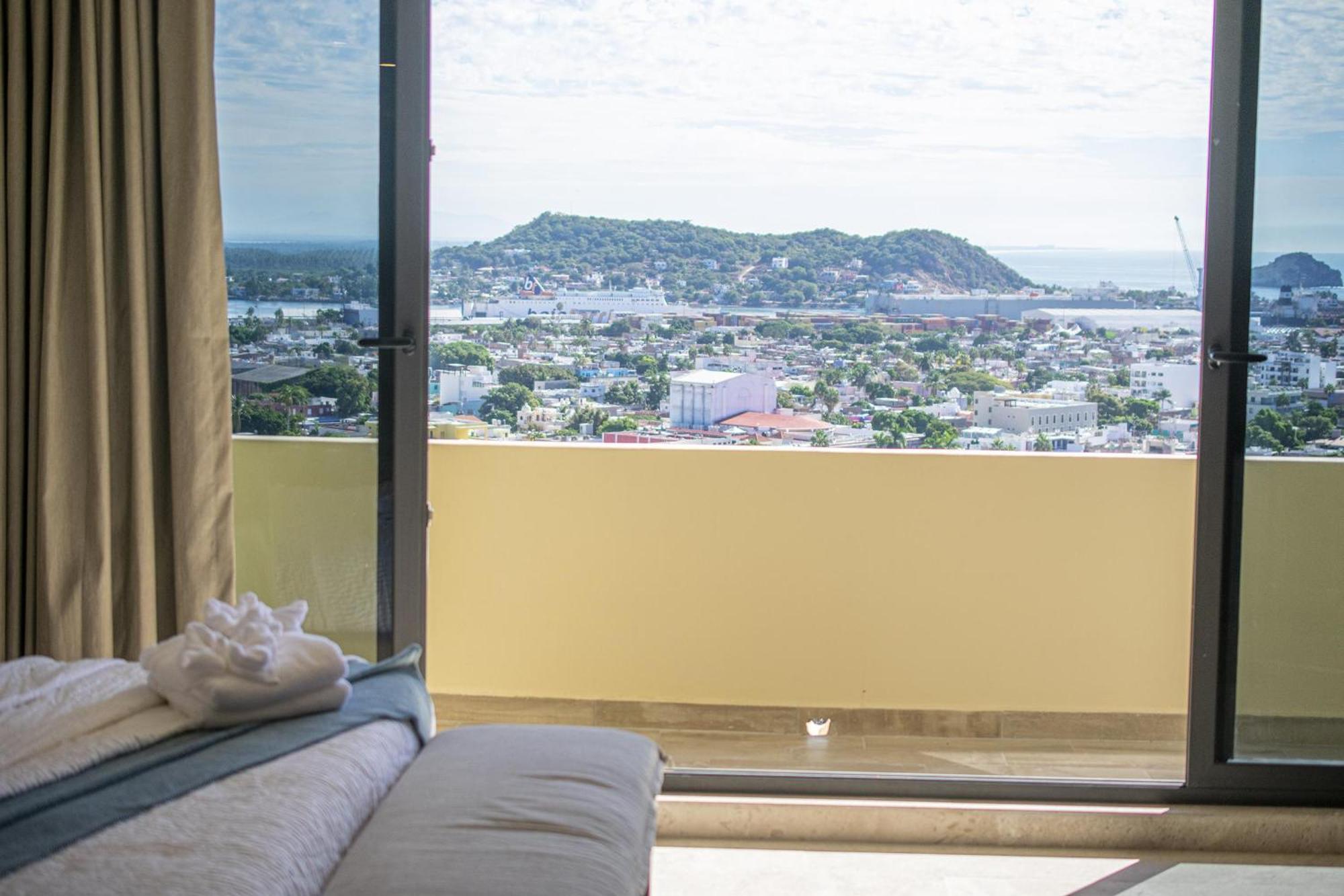 Luxury On The Hill Vista Hermosa * Mazatlán