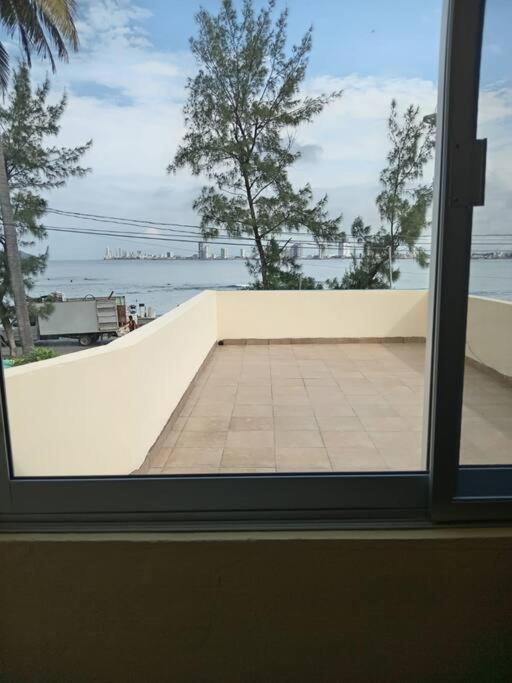 Departamento Con Balcon Amplio *