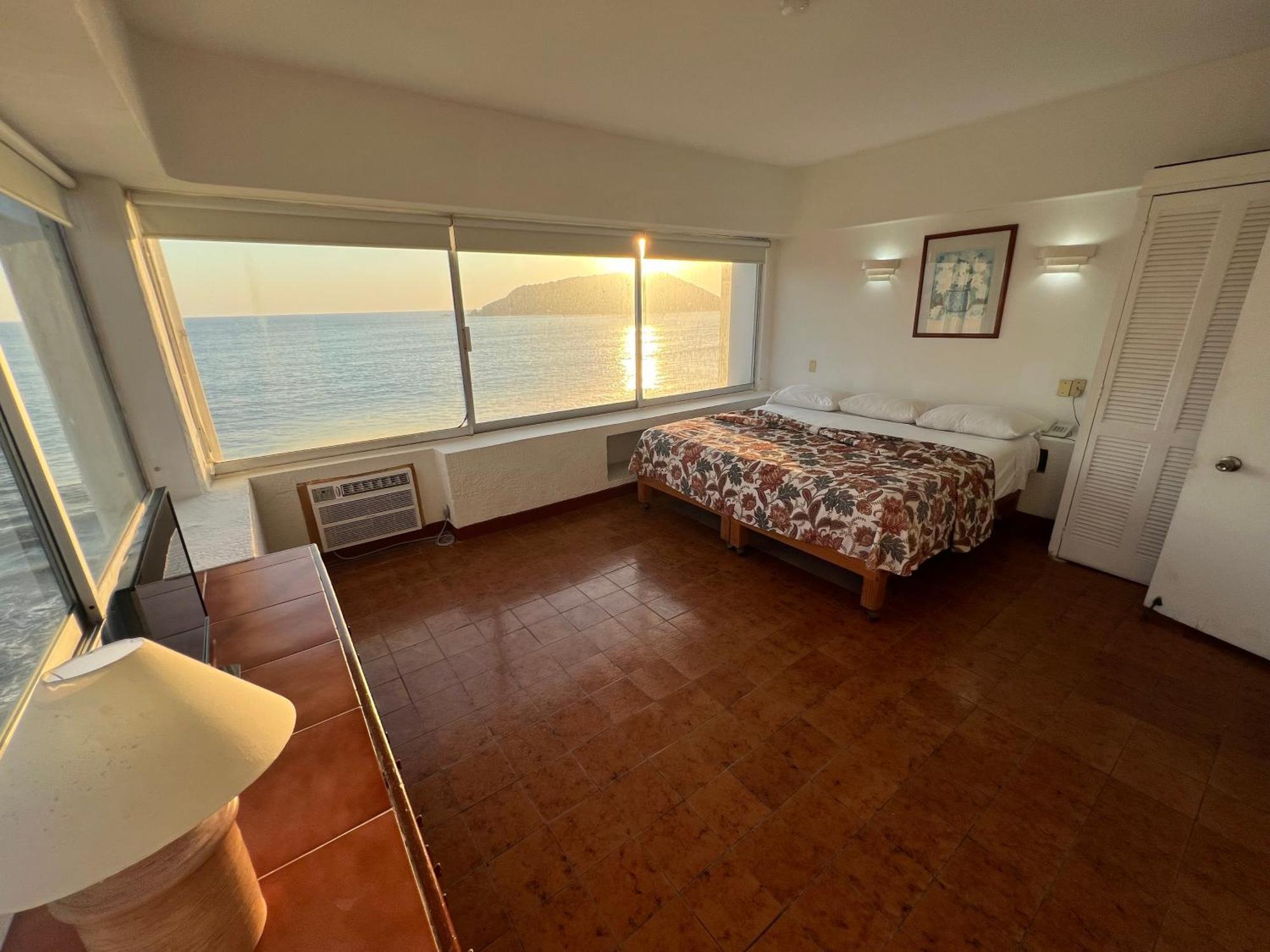 Hotel Islas Del Sol 3*