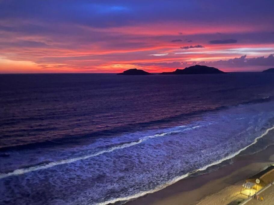 Ultimate Luxury - Ocean Front Penthouse * Mazatlán