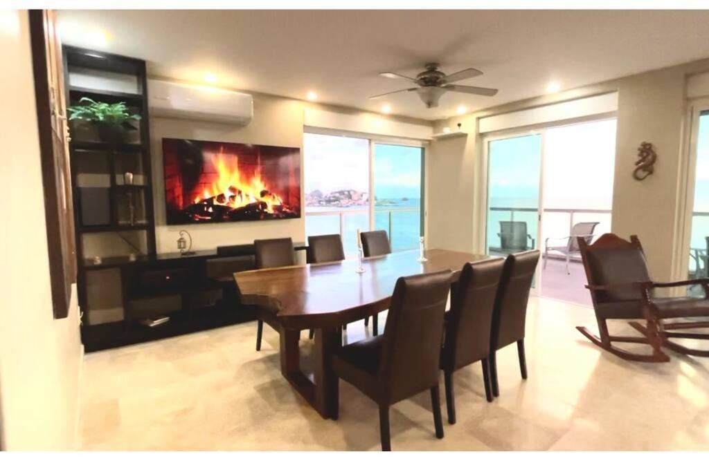 Ultimate Luxury - Ocean Front Penthouse Apartamento *