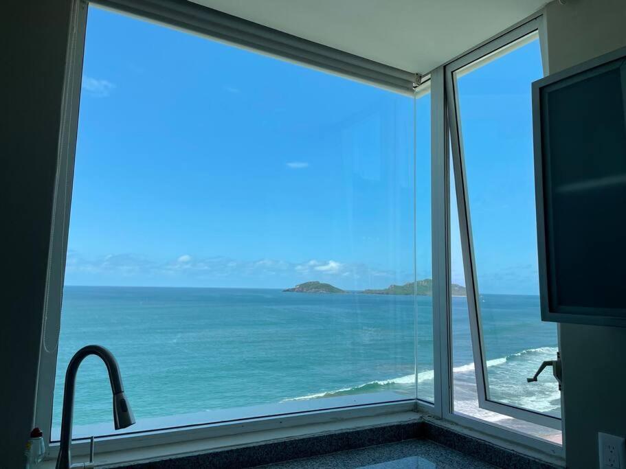 Ultimate Luxury - Ocean Front Penthouse Apartamento Mazatlán