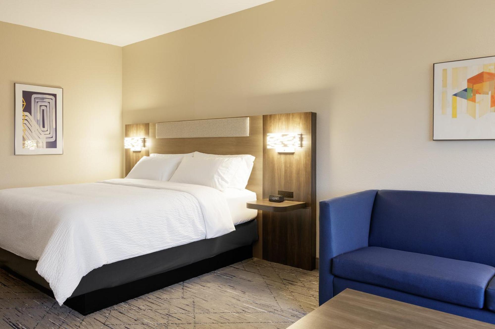 Express & By Ihg