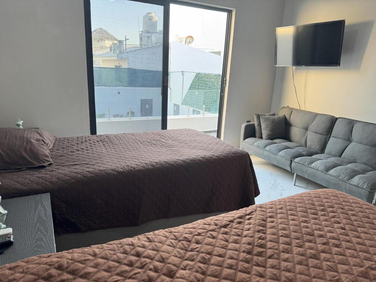 Casa Con Alberca Zona Dorada! Сasa de vacaciones