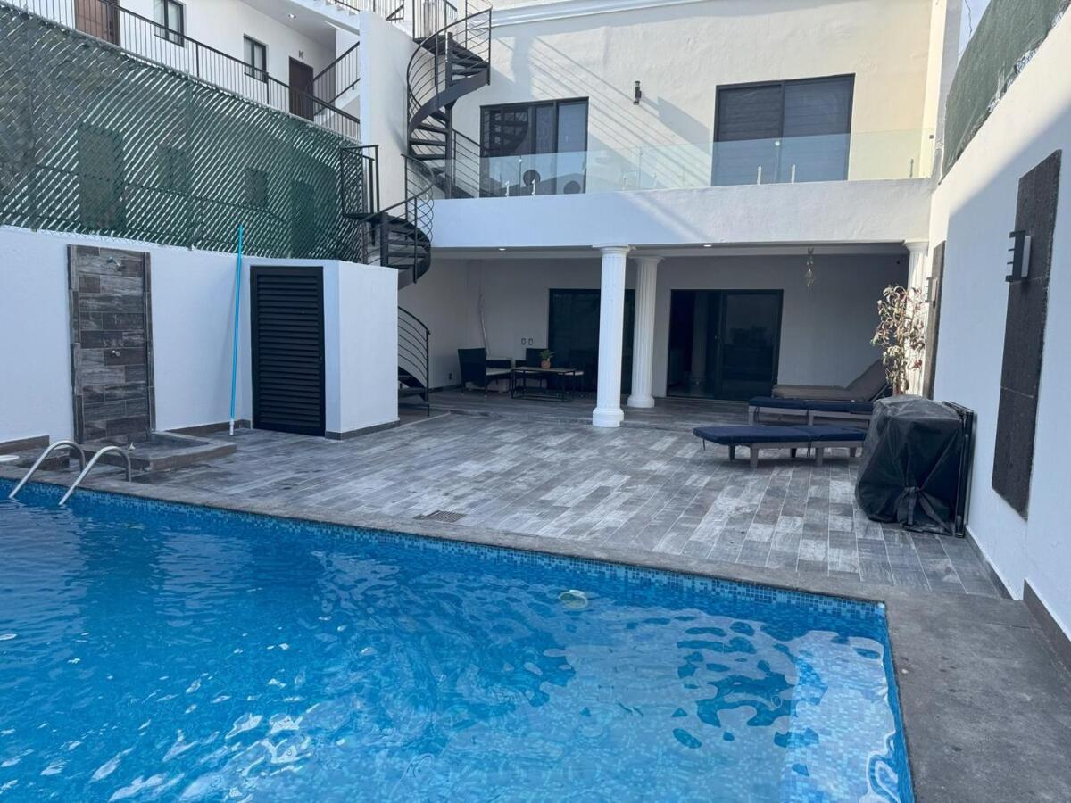 Casa Con Alberca Zona Dorada! Сasa de vacaciones