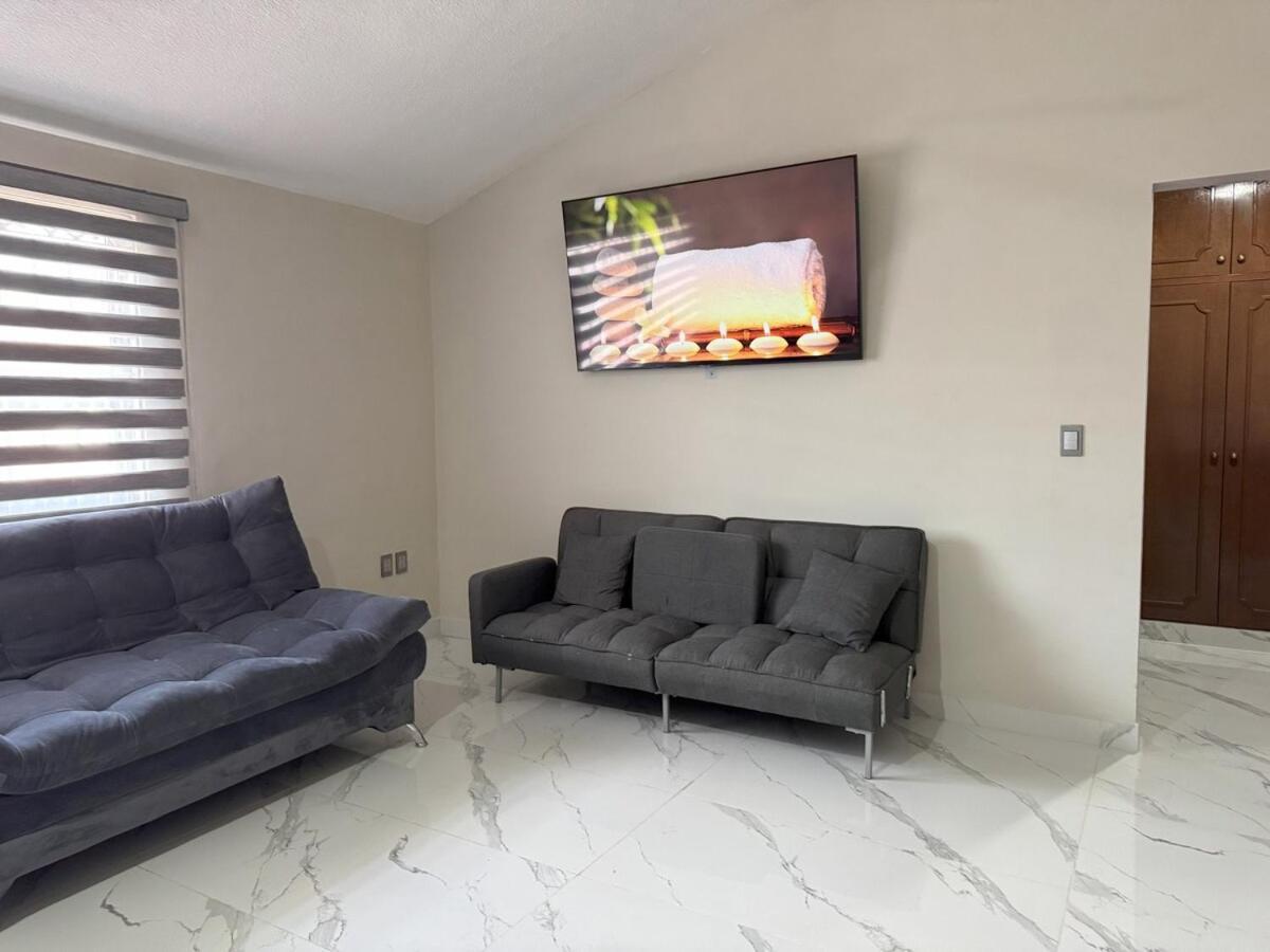 Casa Con Alberca Zona Dorada! *
