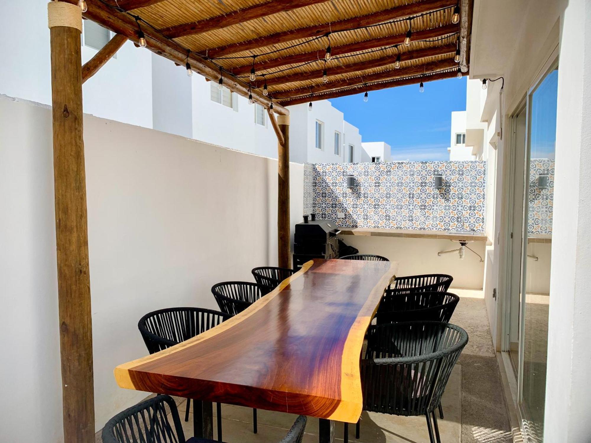 Casa Con Alberca Privada En Almarena