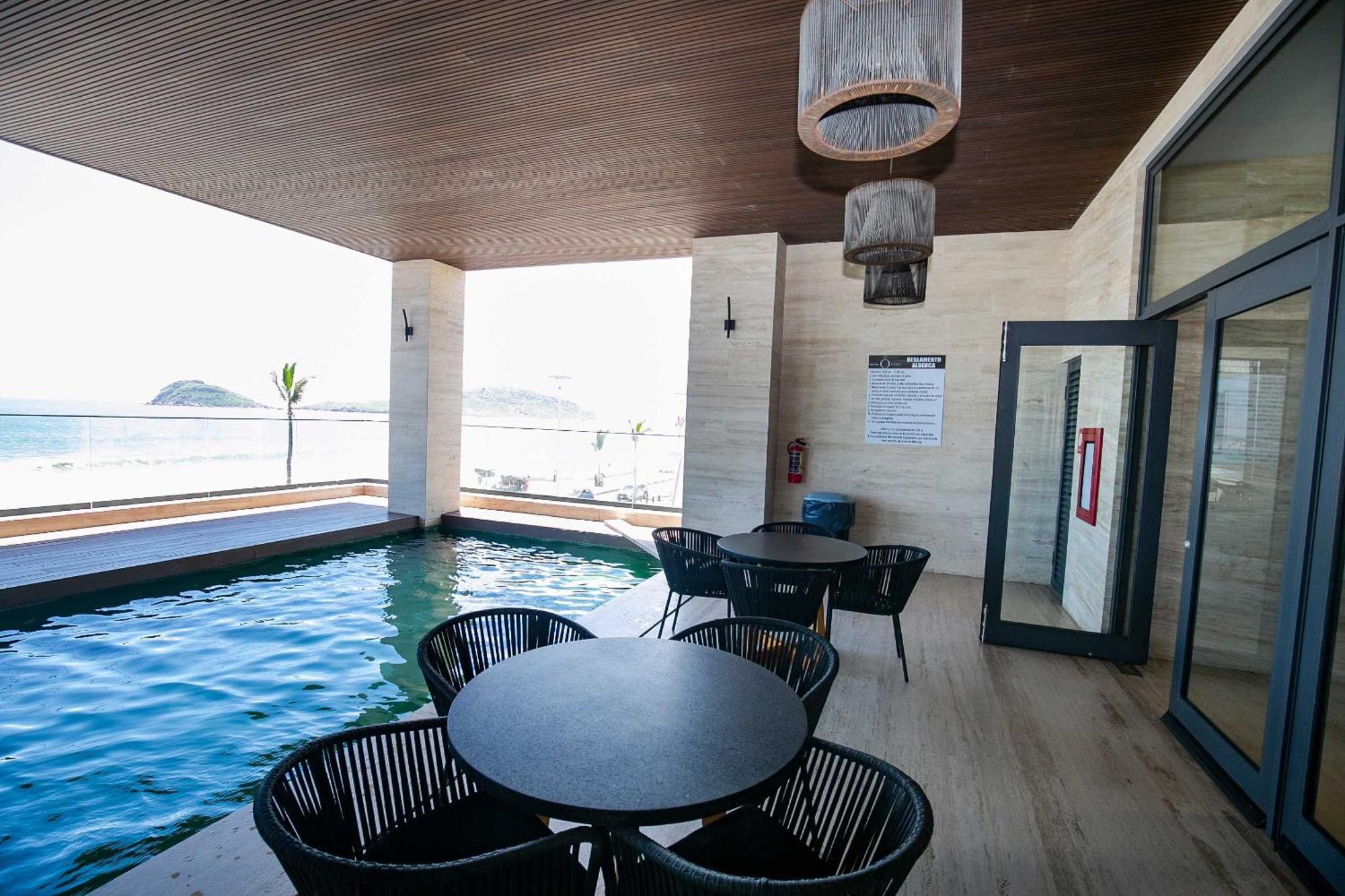 On The Malecon 2 Bedroom Ocean View Apartamento *