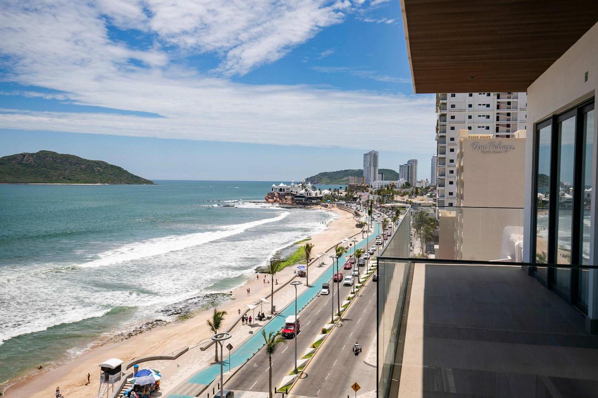 On The Malecon 2 Bedroom Ocean View Apartamento *