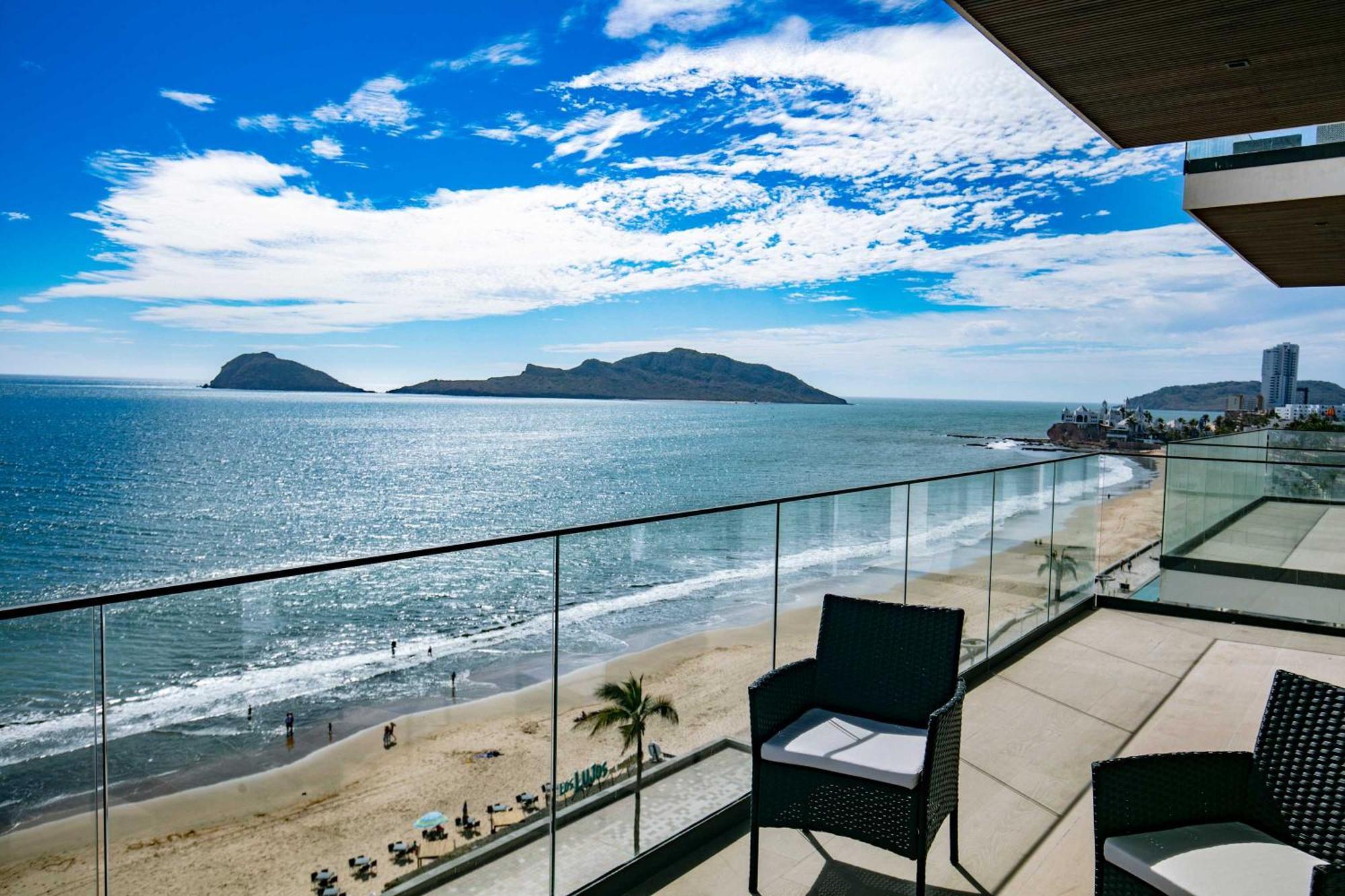 On The Malecon 2 Bedroom Ocean View Mazatlán